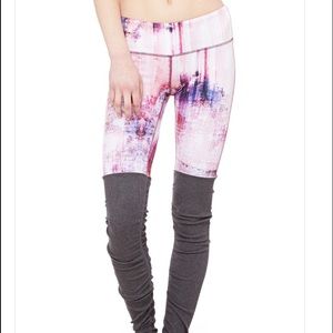 Alo Yoga Goddess Ribbed Legging